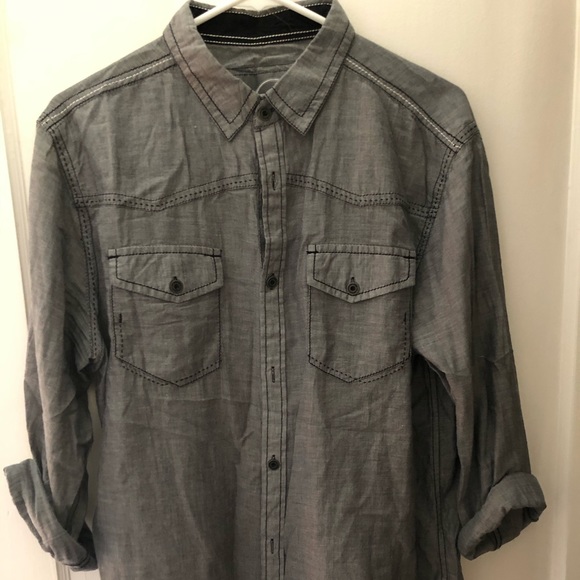 3 Casual Button Down Shirts - Picture 6 of 8